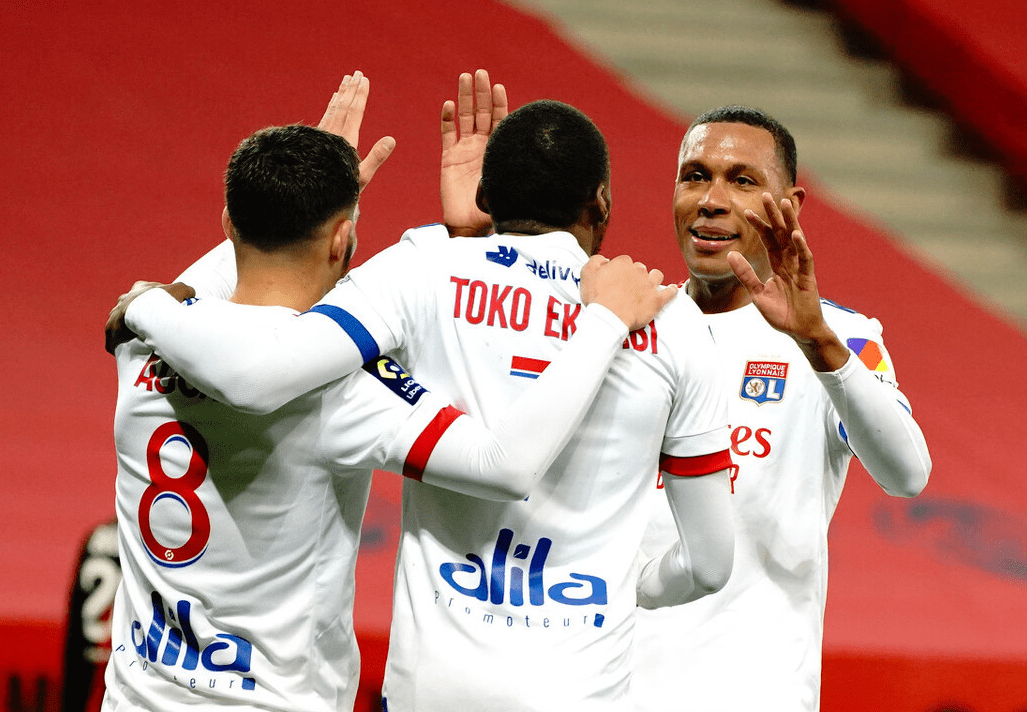 包含尼斯稳坐法甲积分榜榜首，豪取胜利的词条