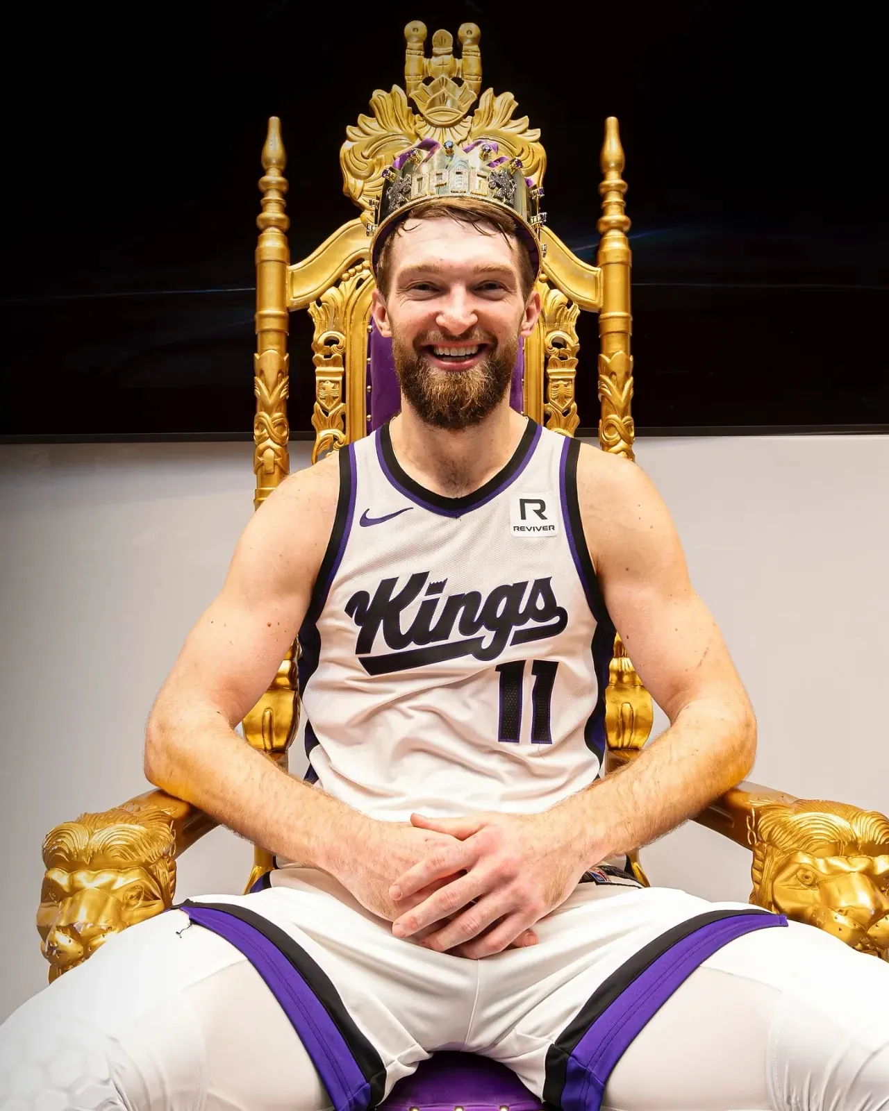 关于勇士B队血洗日本男篮，萨博尼斯统治全场的信息