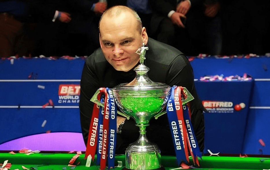 爱尔兰队在比赛中赢得掌声，继续进取