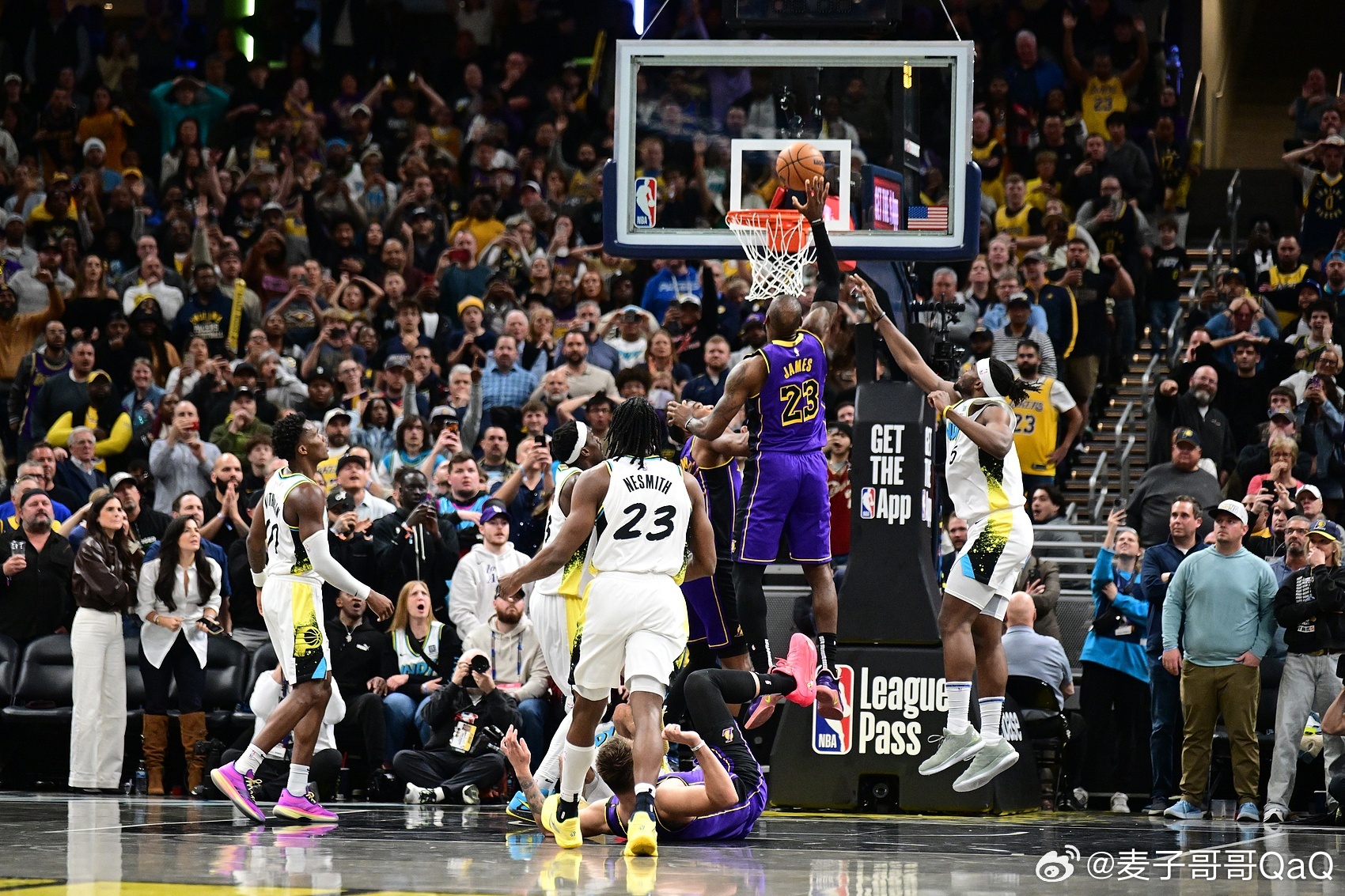 PG电子娱乐-掘金鏖战黄蜂，东契奇三分雨点燃全场的简单介绍