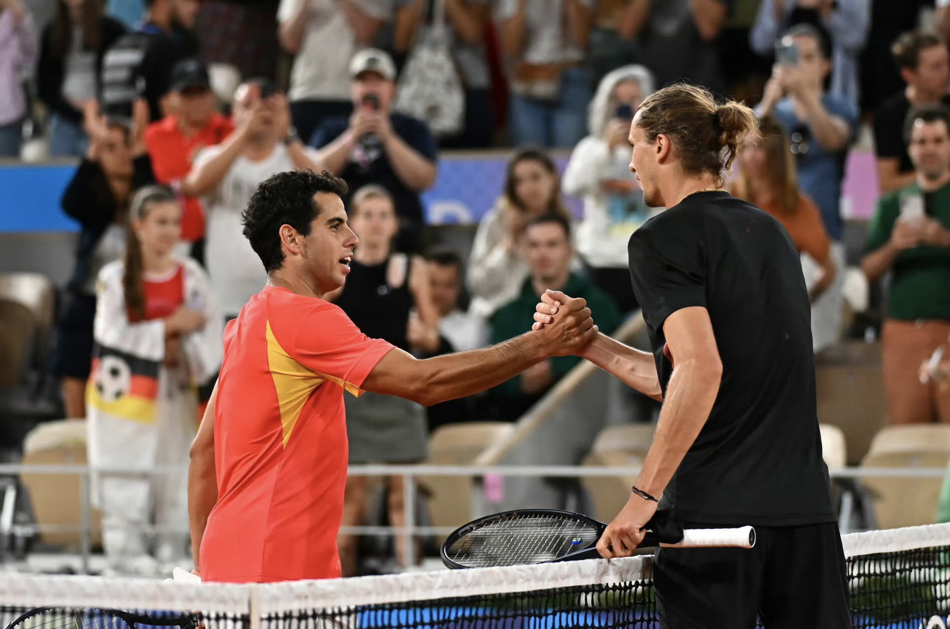 关于澳大利亚网球队碾压世界网球队，兹维列夫送出助攻的信息