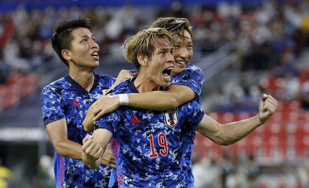 法国队轻取日本队，波尔带队取胜