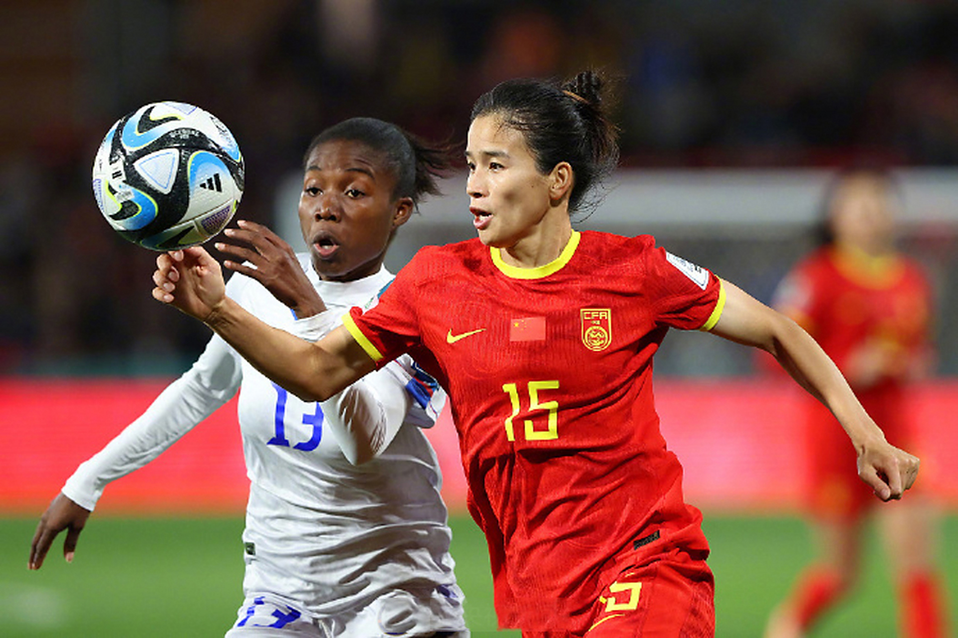 中国女足运动员训练如火如荼，为进军世界杯做准备的简单介绍