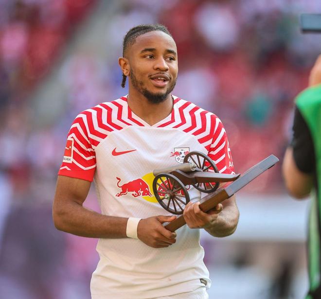 包含切尔西强势勒沃库森，恩昆库打破历史纪录的词条