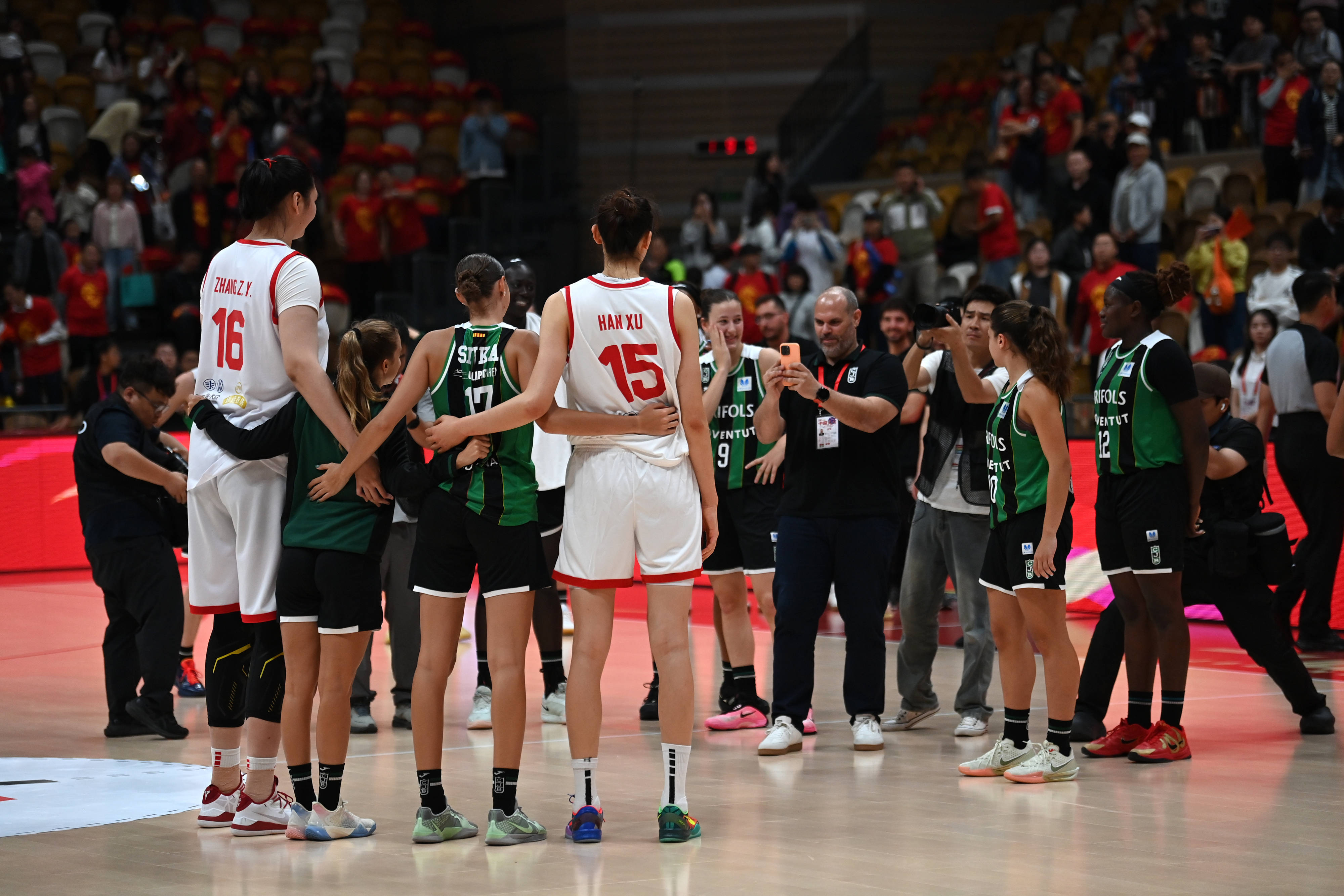 震撼上演篮球盛宴热潮方兴未艾的简单介绍