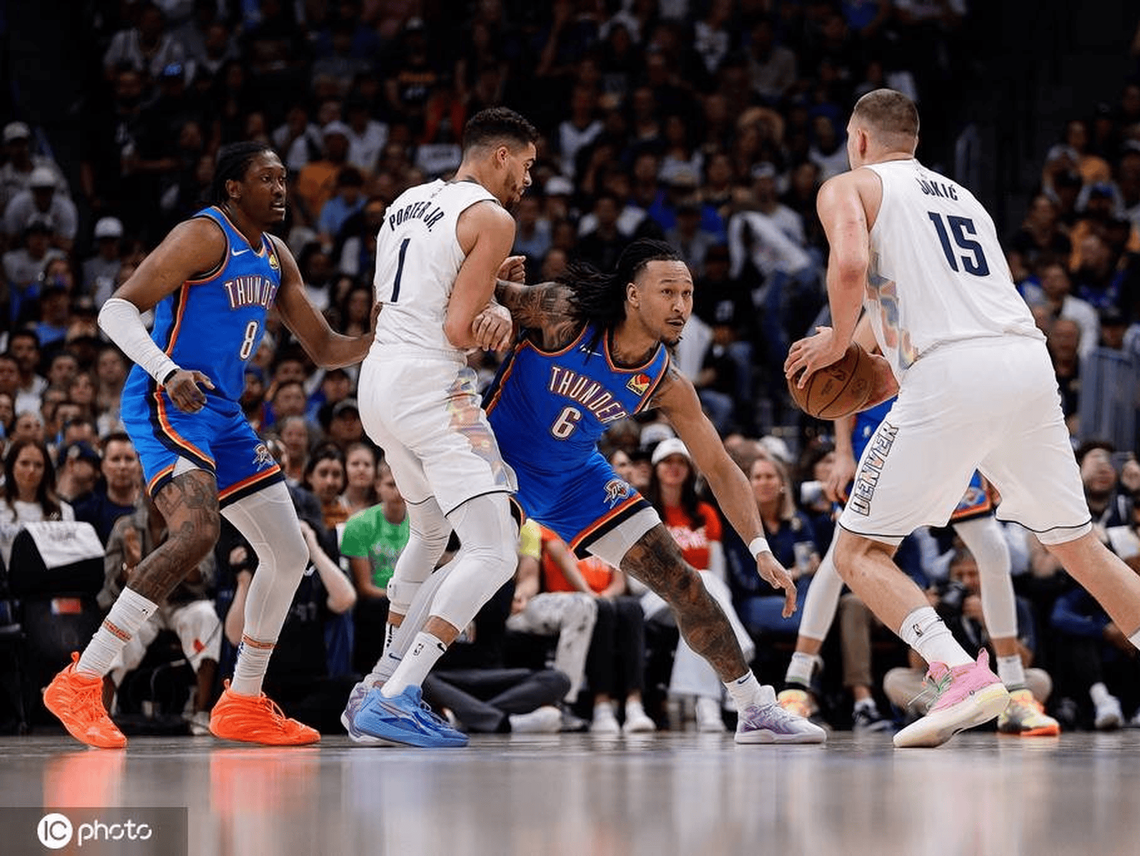 掘金鏖战勇士，约基奇惊艳四座