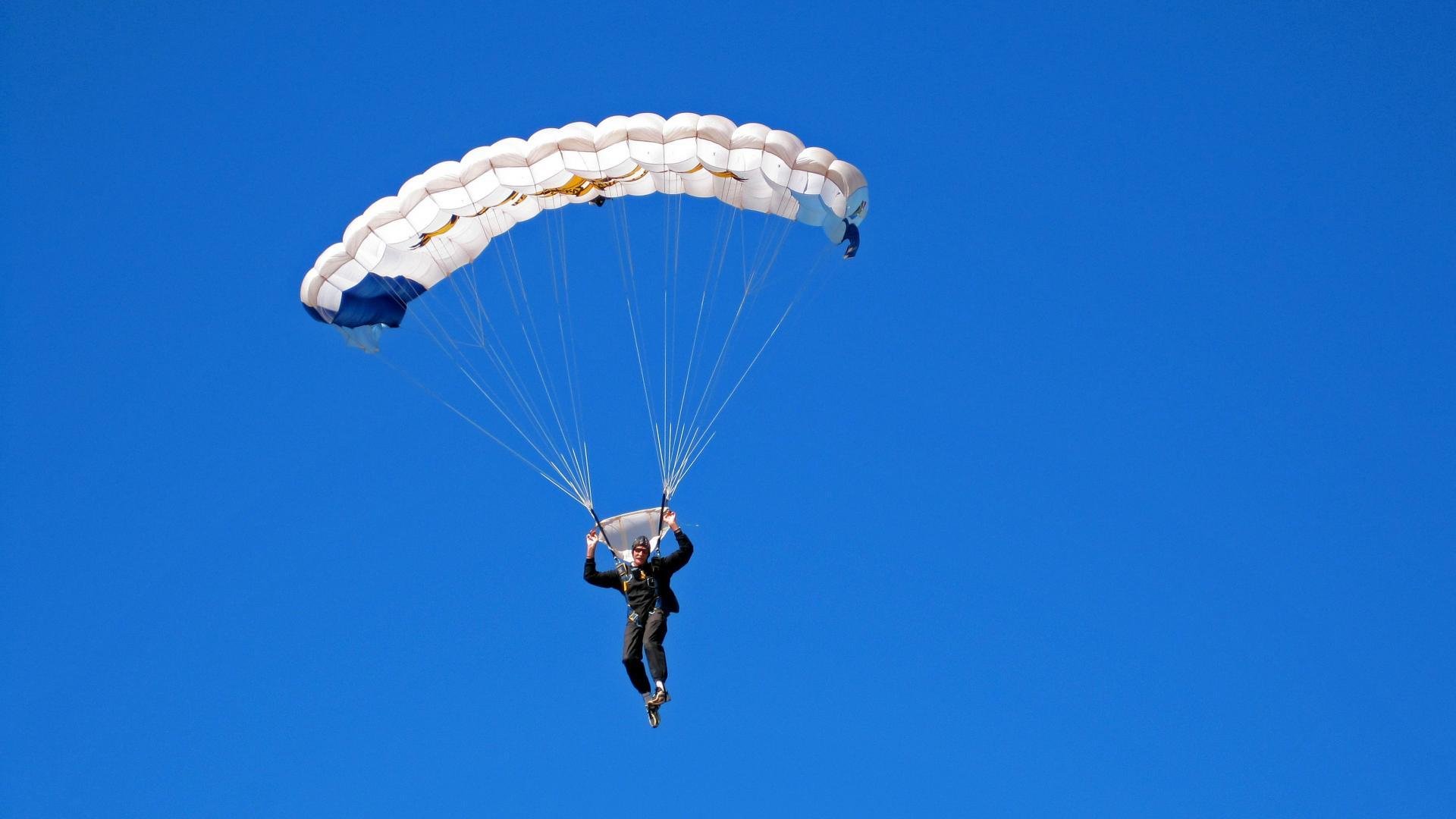 米切尔狂飙破纪录之夜,爵士上演惊天逆转终结山东连胜